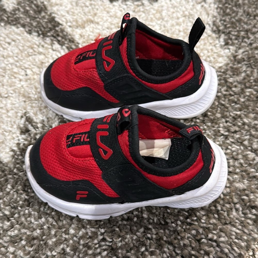 Fila Infant Toddler Slip On Sneakers Size 5 Red Black